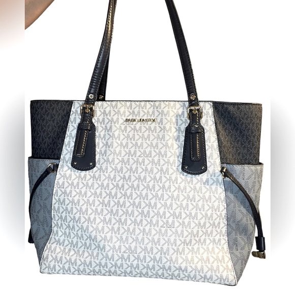 Michael Kors Handbags - Michael Kors Large Bag Blue and White